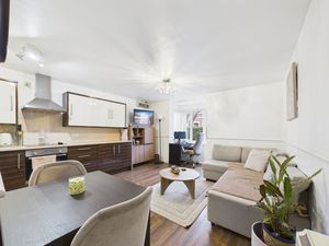 Lounge- click for photo gallery